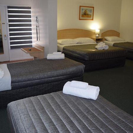 Warwick Vines Motel Extérieur photo
