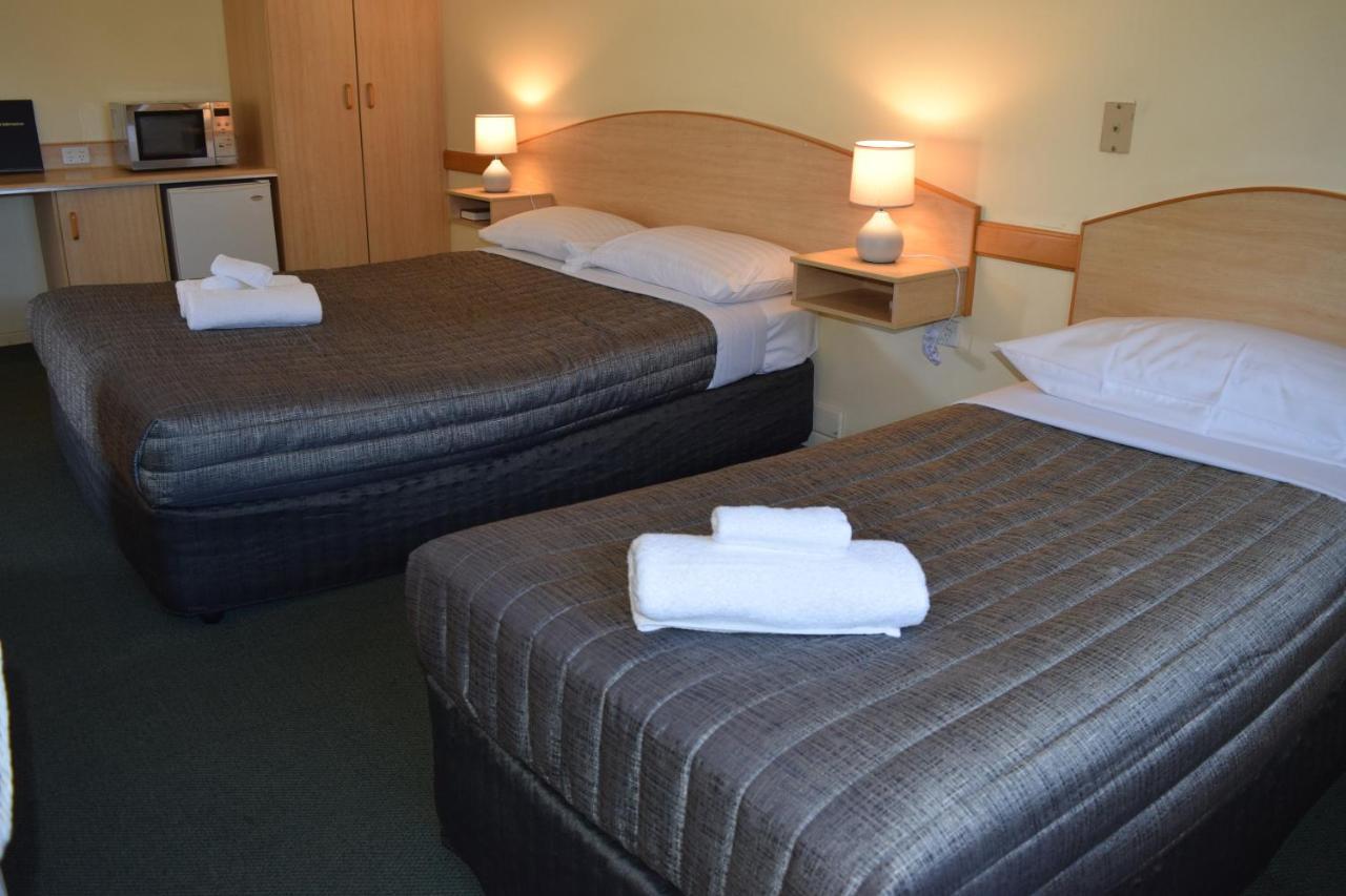 Warwick Vines Motel Extérieur photo