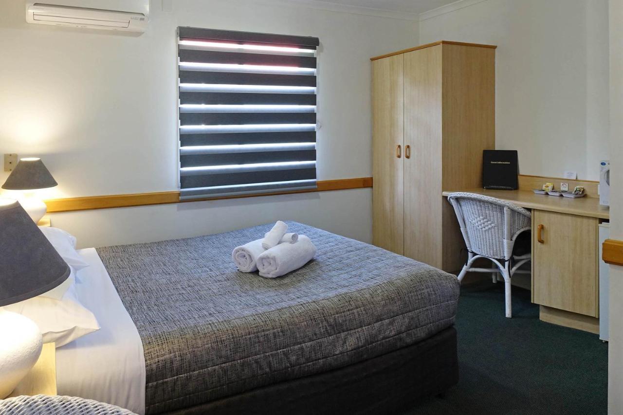 Warwick Vines Motel Extérieur photo