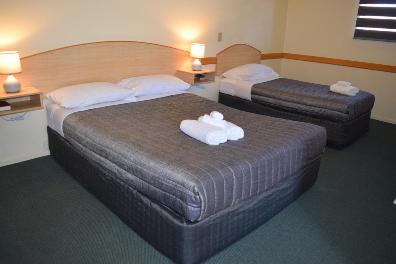 Warwick Vines Motel Extérieur photo