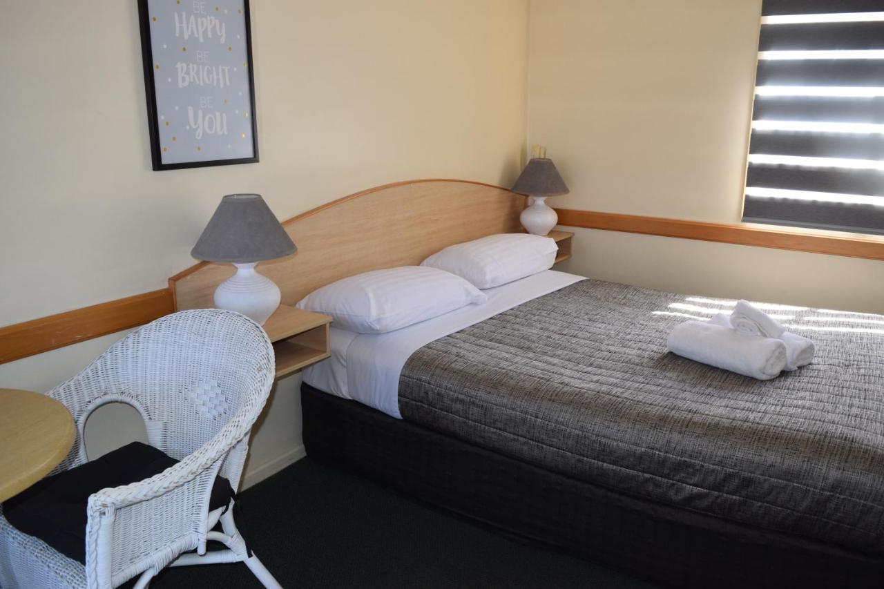 Warwick Vines Motel Extérieur photo