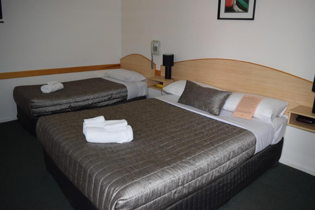 Warwick Vines Motel Extérieur photo