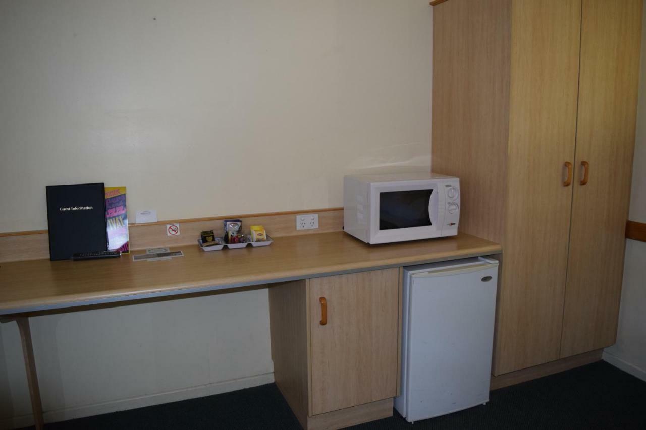 Warwick Vines Motel Extérieur photo