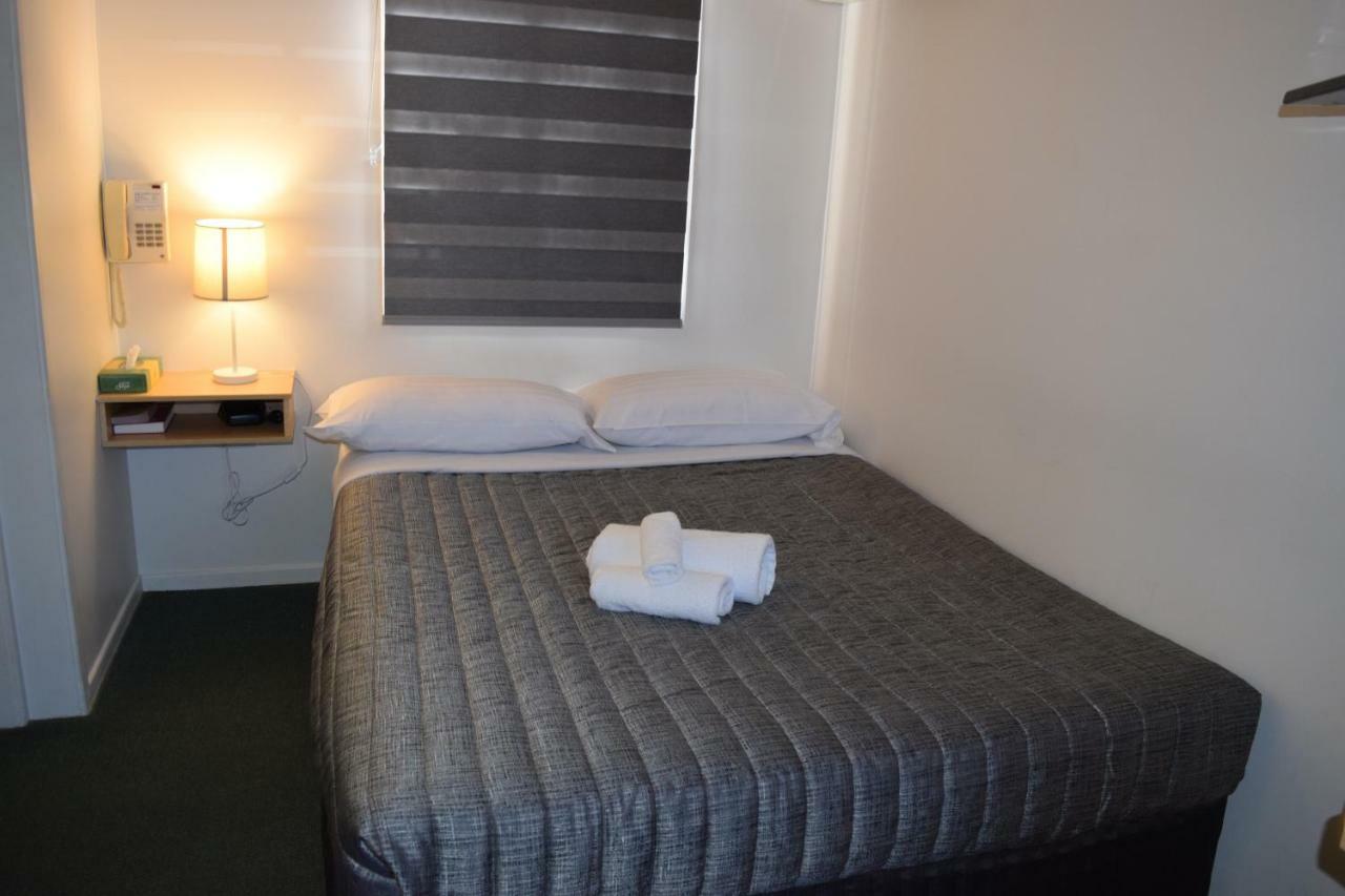 Warwick Vines Motel Extérieur photo
