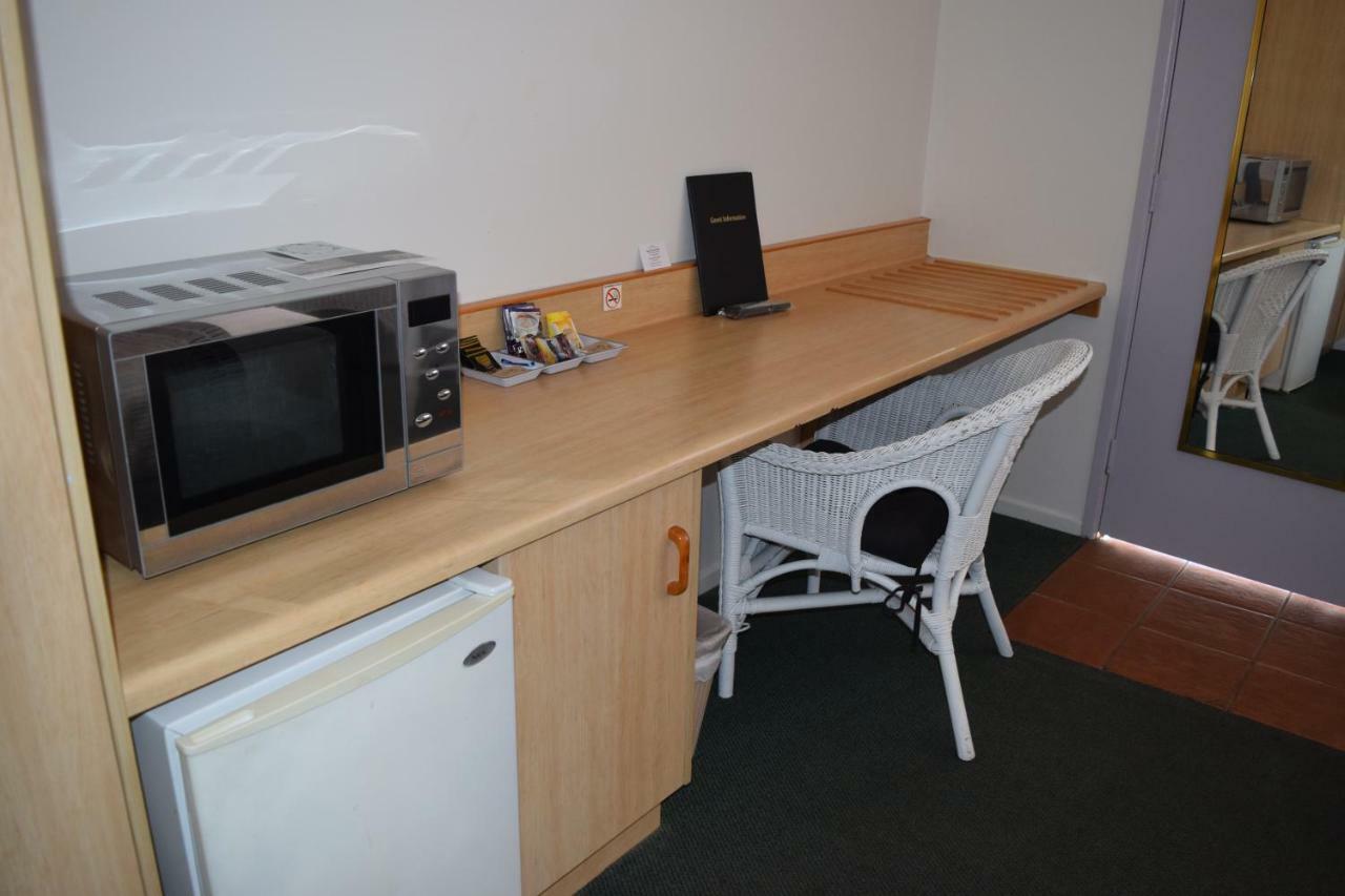 Warwick Vines Motel Extérieur photo