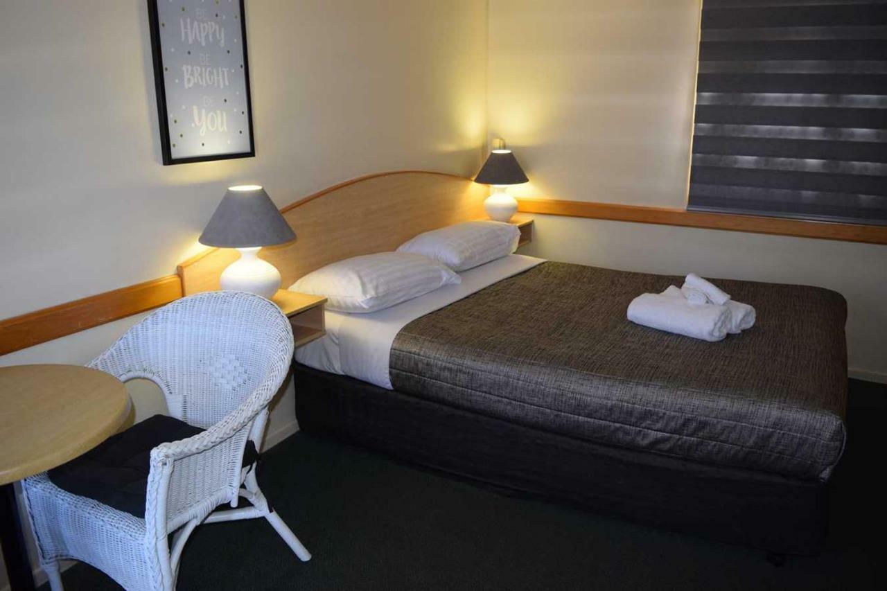 Warwick Vines Motel Extérieur photo