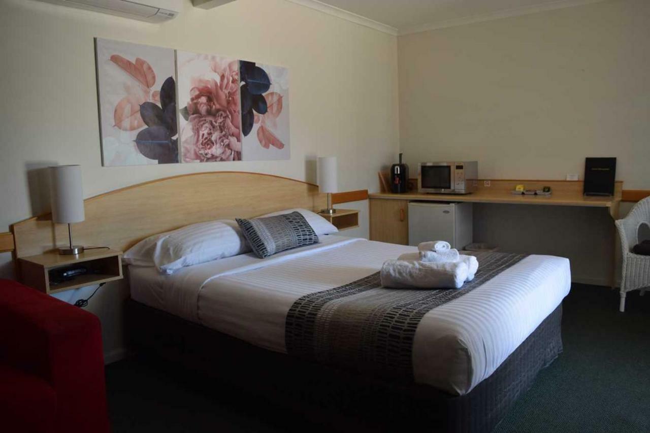 Warwick Vines Motel Extérieur photo